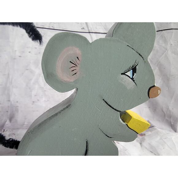 Wooden Mouse With Cheese Hand painted With Pipcleaner Tail - Picture 2 of 5